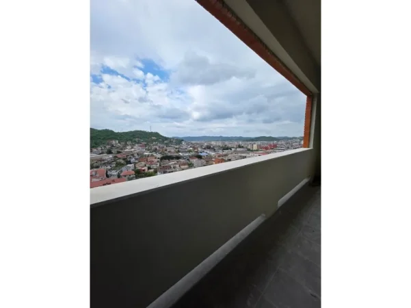 Tirane, shitet apartament 1+1+Ballkon Kati 12, 72 m² 160.000 € (rruga e kavajes 21 dhjetori)