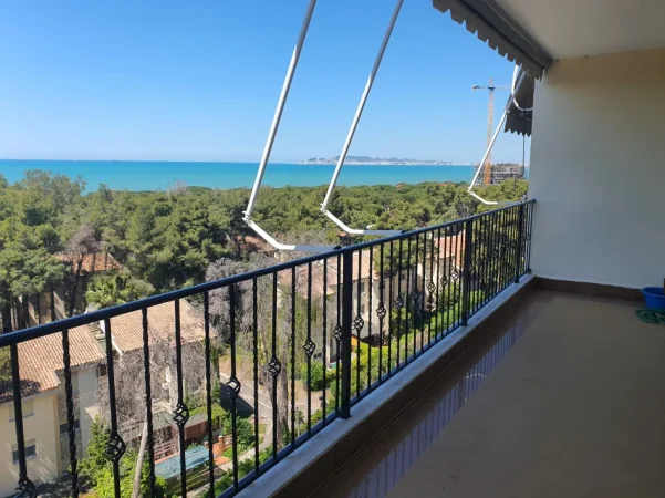 Durres, jepet me qera apartament+verande | Penthouse 4+1 Kati 8, 1.200 € (GOLEM)