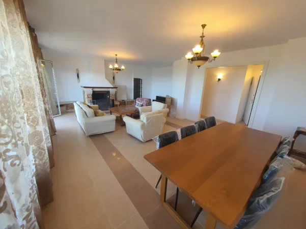 Durres, jepet me qera apartament+verande | Penthouse 4+1 Kati 8, 1.200 € (GOLEM)