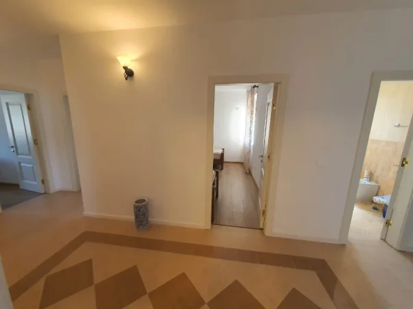 Durres, jepet me qera apartament+verande | Penthouse 4+1 Kati 8, 1.200 € (GOLEM)