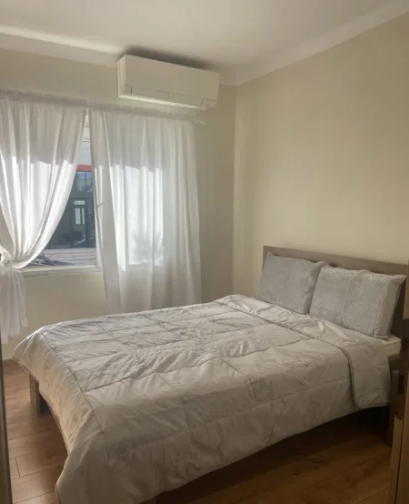 Tirane, jepet me qera apartament 2+1 Kati 1, 98 m² 750 € (Kodra E Diellit)