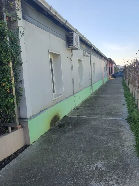 Durres, shitet magazine , 2.103 m² 900.000 € (Xhafzotaj)