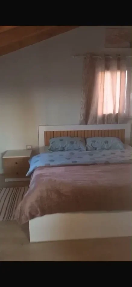 Tirane, jepet me qera apartament 1+1 Kati 2, 80 m² 600 € (Rruga Elbasanit, Vilat Amerikane)