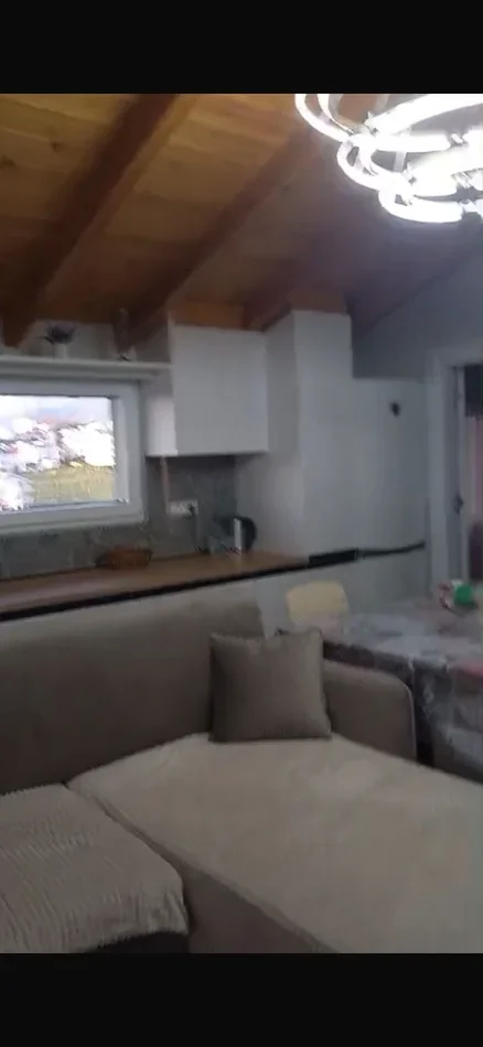 Tirane, jepet me qera apartament 1+1 Kati 2, 80 m² 600 € (Rruga Elbasanit, Vilat Amerikane)