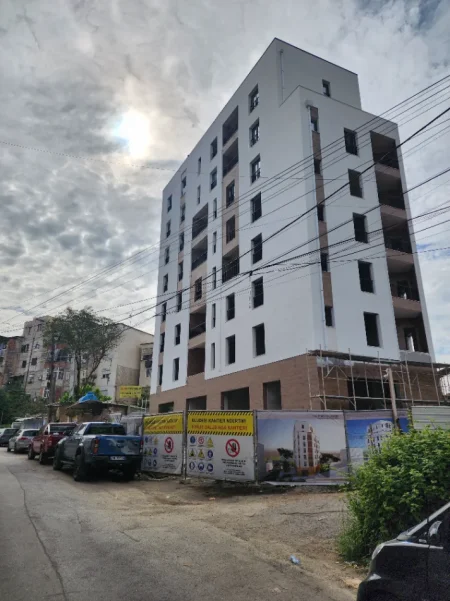 Tirane, Liste me oferta , 