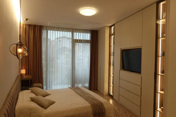 Tirane, shitet apartament 2+1 , 126 m² (Lake View)