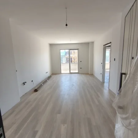 Tirane, shitet apartament 2+1 , 111 m² 123.200 € (Paskuqan)