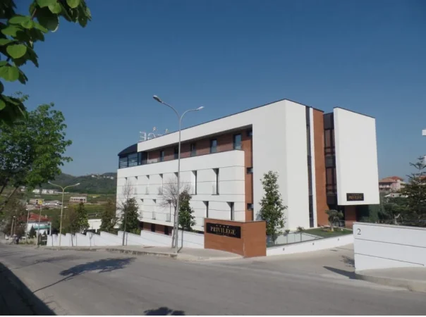 Tirane, prezantoj Bojera Isaval Spanjolle