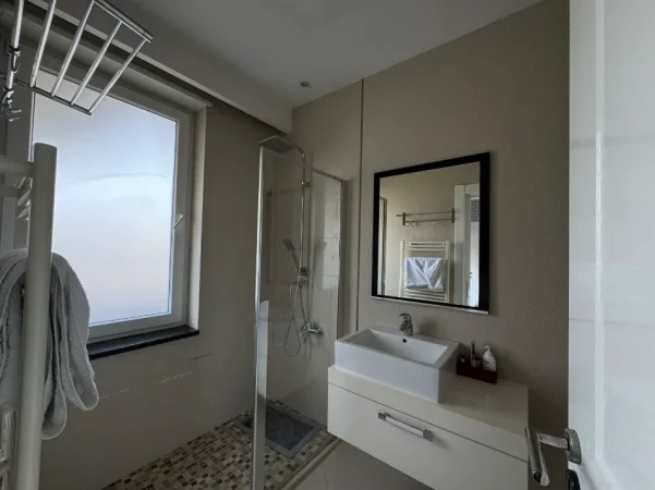 Tirane, shitet apartament 2+1+Aneks+Ballkon Kati 3, 144 m² 900.000 € (Liqeni Artificial)