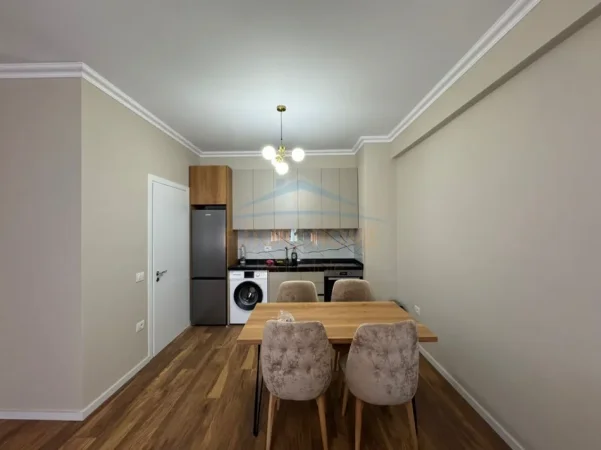Tirane, jepet me qera apartament 1+1 Kati 3, 70 m² 480 € (Astir)