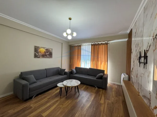 Tirane, jepet me qera apartament 1+1 Kati 3, 70 m² 480 € (Astir)