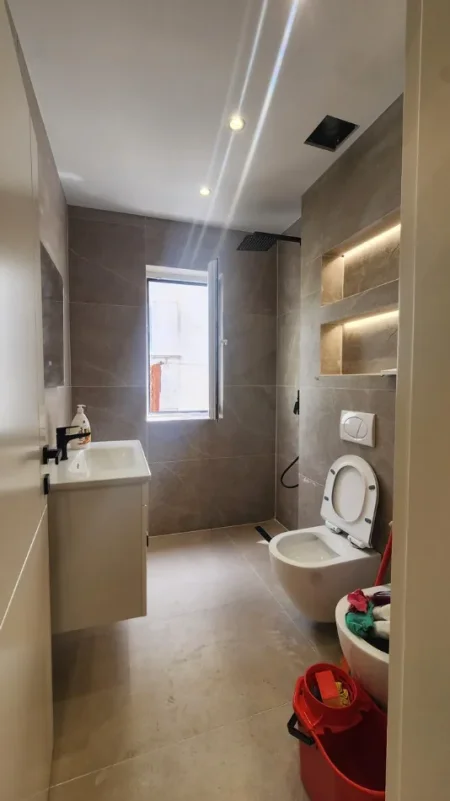 Tirane, shitet apartament 1+1 Kati 3, 57 m² 158.000 € (Mine Peza)