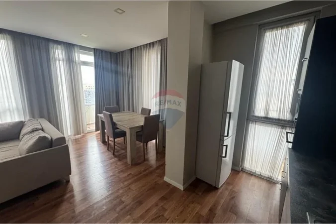 Tirane, jepet me qera apartament 2+1+Ballkon Kati 9, 110 m² 700 € (Ish Fusha e Aviacionit)