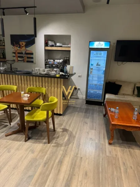 Tirane, jepet me qera ambjent biznesi Kati 0, 80 m² 1.000 € (SHESHI WILLSON)