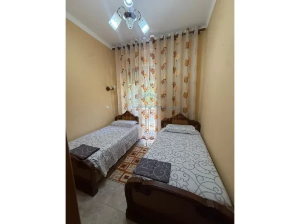 Tirane, jepet me qera apartament 2+1+Ballkon Kati 2, 65 m² 700 € (Vasil Shanto)