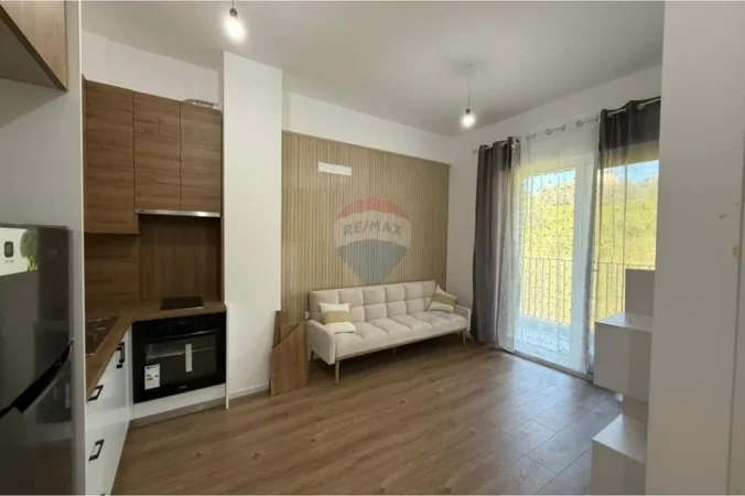 Tirane, jepet me qera apartament 1+1 Kati 1, 40 m² 420 € (Rezidenca Oxa)