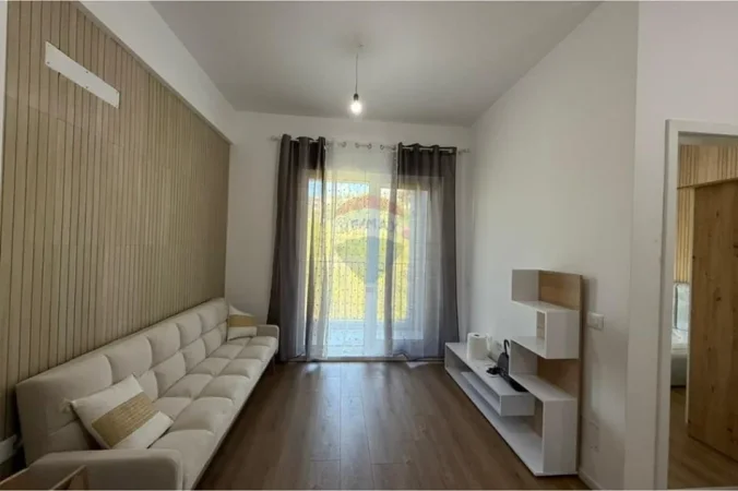 Tirane, jepet me qera apartament 1+1 Kati 1, 40 m² 420 € (Rezidenca Oxa)