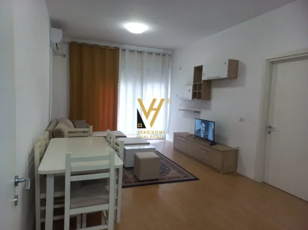 Tirane, jepet me qera apartament 1+1+Ballkon Kati 2, 70 m² 570 € (5 MAJI)