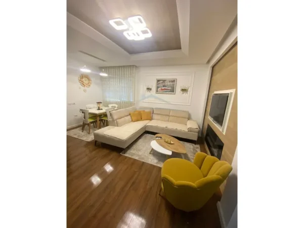 Tirane, shitet 2+1 Kati 4, 93 m² 186.000 € 