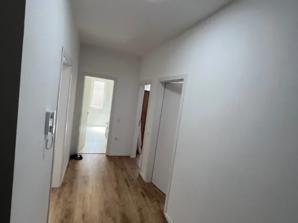 Tirane, jepet me qera apartament 2+1 Kati 2, 94 m² 450 € (Rruga Lidhja e Prizrenit prane ILLYRIAN RESIDENCE)