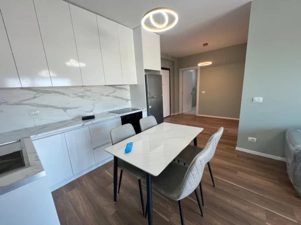 Tirane, jepet me qera apartament 1+1 Kati 2, 71 m² 500 € (Sheshi Shqiponja)