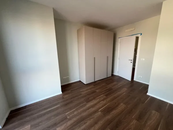 Tirane, jepet me qera apartament 1+1 Kati 2, 71 m² 500 € (Sheshi Shqiponja)