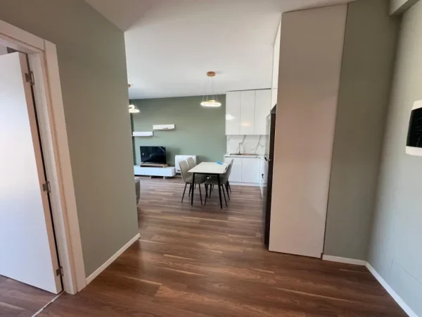 Tirane, jepet me qera apartament 1+1 Kati 2, 71 m² 500 € (Sheshi Shqiponja)