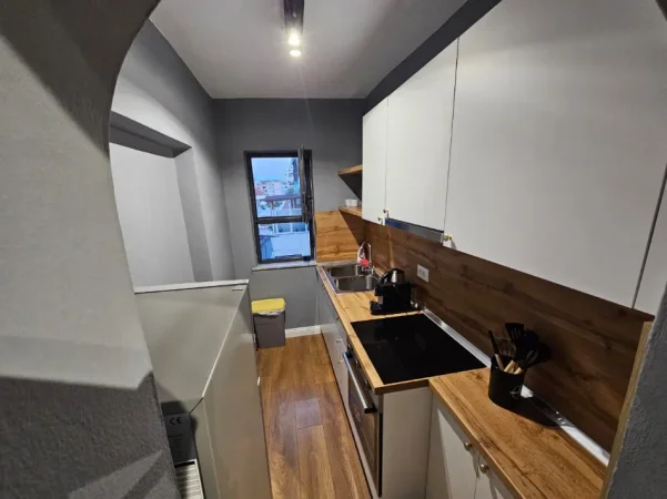 Tirane, shitet apartament 1+1 Kati 5, 55 m² 144.000 € (Selvia)