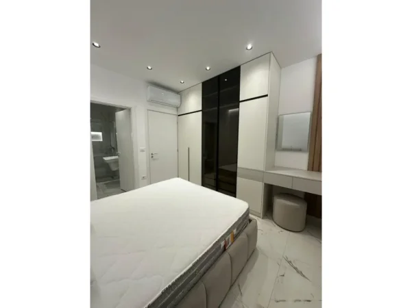 Tirane, jepet me qera apartament 2+1 Kati 6, 108 m² 800 € (Dritan Hoxha)