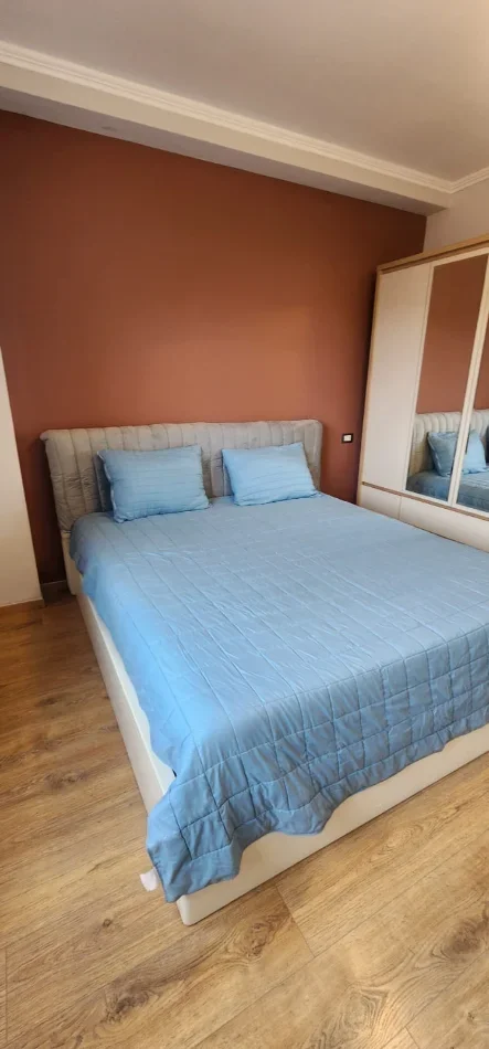 Tirane, jepet me qera apartament 2+1 Kati 5, 1.000 € (Ish-tregu Elektrik)