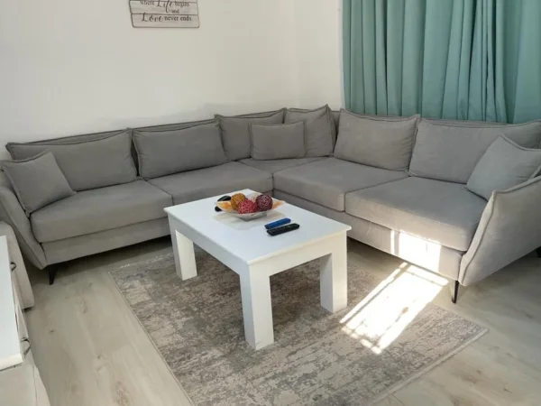 Tirane, jepet me qera apartament 3+1 Kati 1, 100 m² 700 € (Ali Demi)