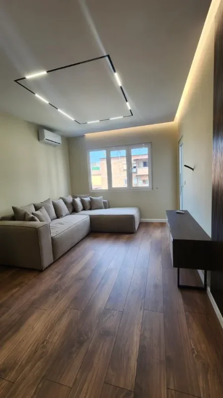 Tirane, shitet apartament 1+1 Kati 3, 53 m² 150.000 € (Mine Peza)