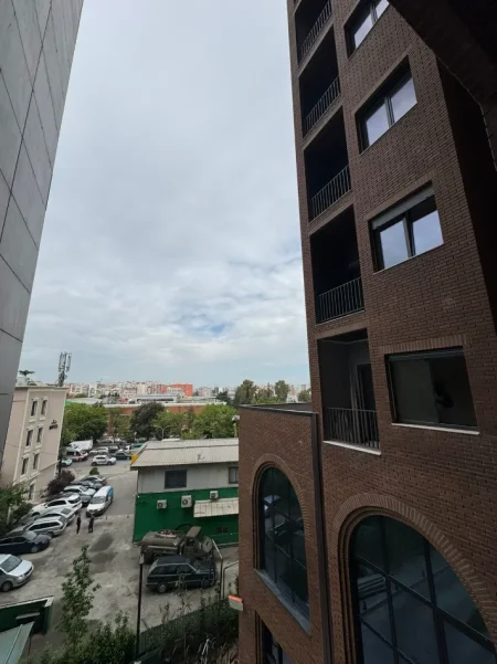 Tirane, shitet apartament 1+1 Kati 3, 54 m² 120.000 € (PERBALL ME BIRRA TIRANA)