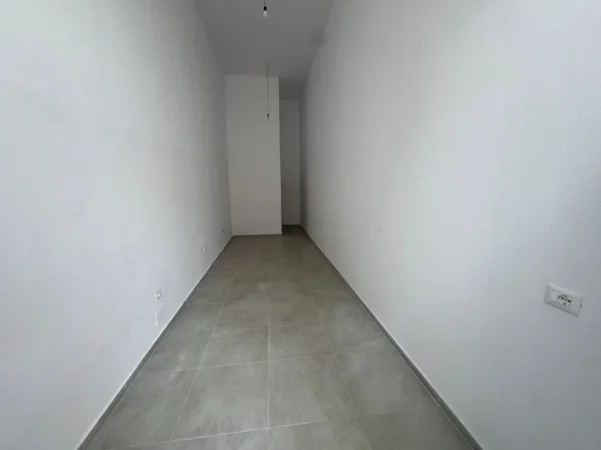Tirane, jepet me qera ambjent biznesi Kati 0, 30 m² 400 € (Tregu Elektrik)