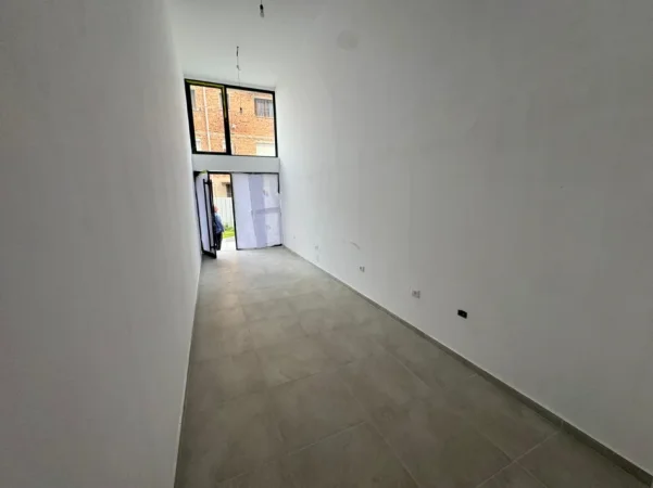 Tirane, jepet me qera ambjent biznesi Kati 0, 30 m² 400 € (Tregu Elektrik)