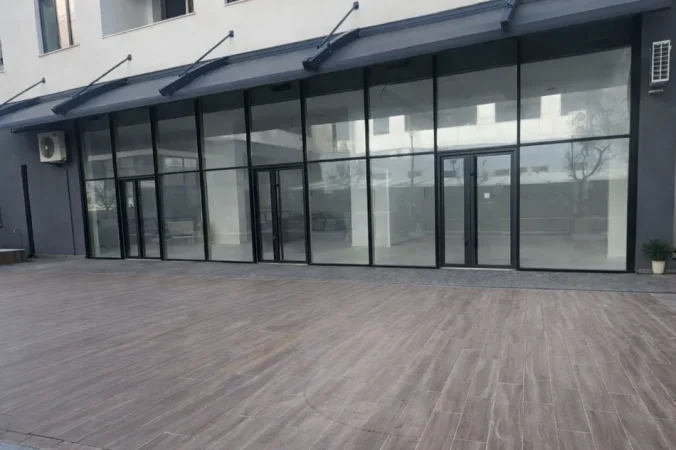 Tirane, jepet me qera ambjent biznesi Kati 0, 200 m² 2.200 € (Rr. Ali Shefqeti)