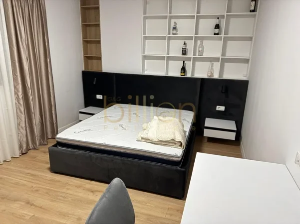 Tirane, jepet me qera 2+1+Ballkon , 120 m² 1.200 € (Rruga e Durresit)