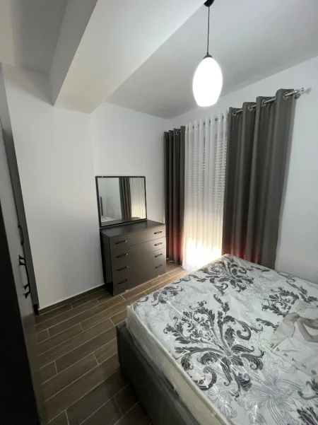 Tirane, jepet me qera apartament 1+1 Kati 8, 65 m² 500 € (Kompleksi Asl tek Pediatria)