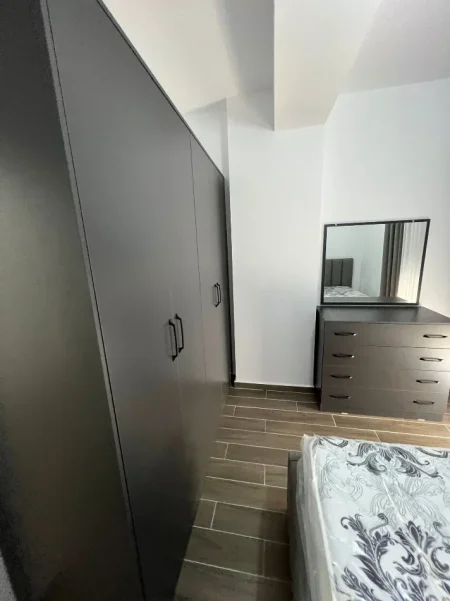 Tirane, jepet me qera apartament 1+1 Kati 8, 65 m² 500 € (Kompleksi Asl tek Pediatria)