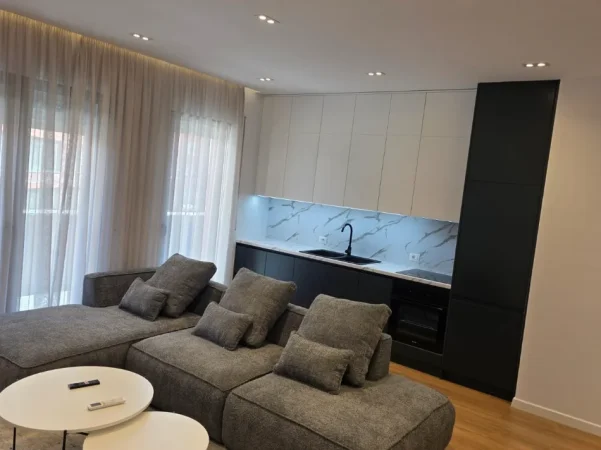 Tirane, jepet me qera 1+1 Kati 3, 72 m² 1.000 € (kompleksi delijorgji)