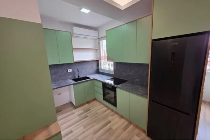 Tirane, jepet me qera apartament 1+1 , 38 m² 400 € (Rruga e Elbasanit)