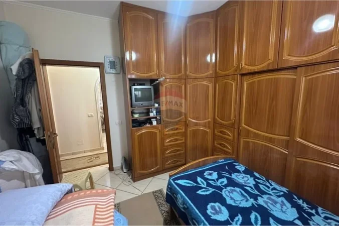 Tirane, shes 2+1+2 ne Selite Kati 4, 165.000 €