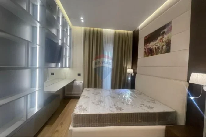 Tirane, jepet me qera apartament 1+1+Ballkon Kati 4, 73 m² 900 € (Rruga e Kavajes)