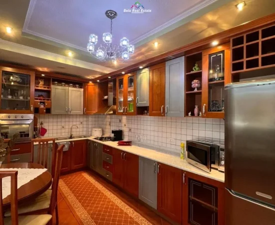 Tirane, jepet me qera apartament 2+1 Kati 10, 110 m² 739 € (muhamed gjollesha)