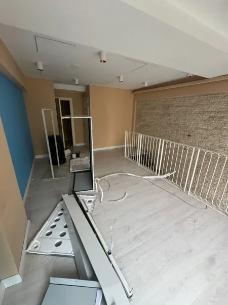 Tirane, jepet me qera dyqan , 60 m² 1800 € (SHESHI SKENDERBEJ)
