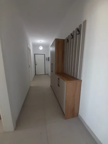 Tirane, jepet me qera Apartament 2+1, Kati 5, Mobiluar ,Çmimi 50.000 Lekë të Reja, LAPRAKË, Tiranë.