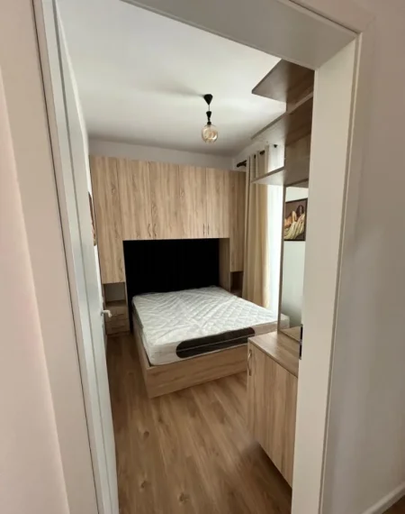 Tirane, jepet me qera apartament 1+1 Kati 2, 50 m² 450 € (Ali Demi Kompleksi Kadiu)