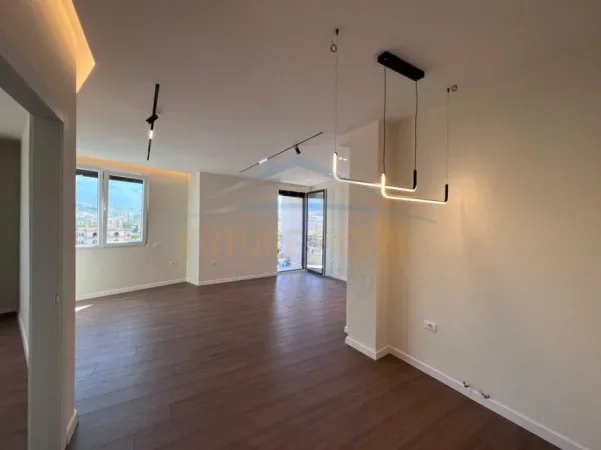 Tirane, shitet apartament 2+1+Ballkon Kati 4, 79 m² 235.000 € (Brryli)