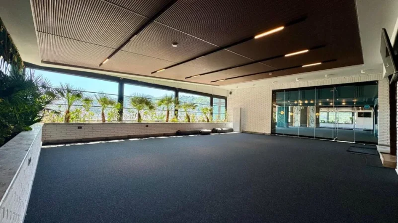 Tirane, jepet me qera zyre Kati 8, 1.000 m² 10.000 € (Spitali amerikan 3)