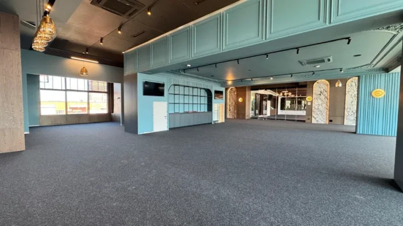 Tirane, jepet me qera zyre Kati 8, 1.000 m² 10.000 € (Spitali amerikan 3)